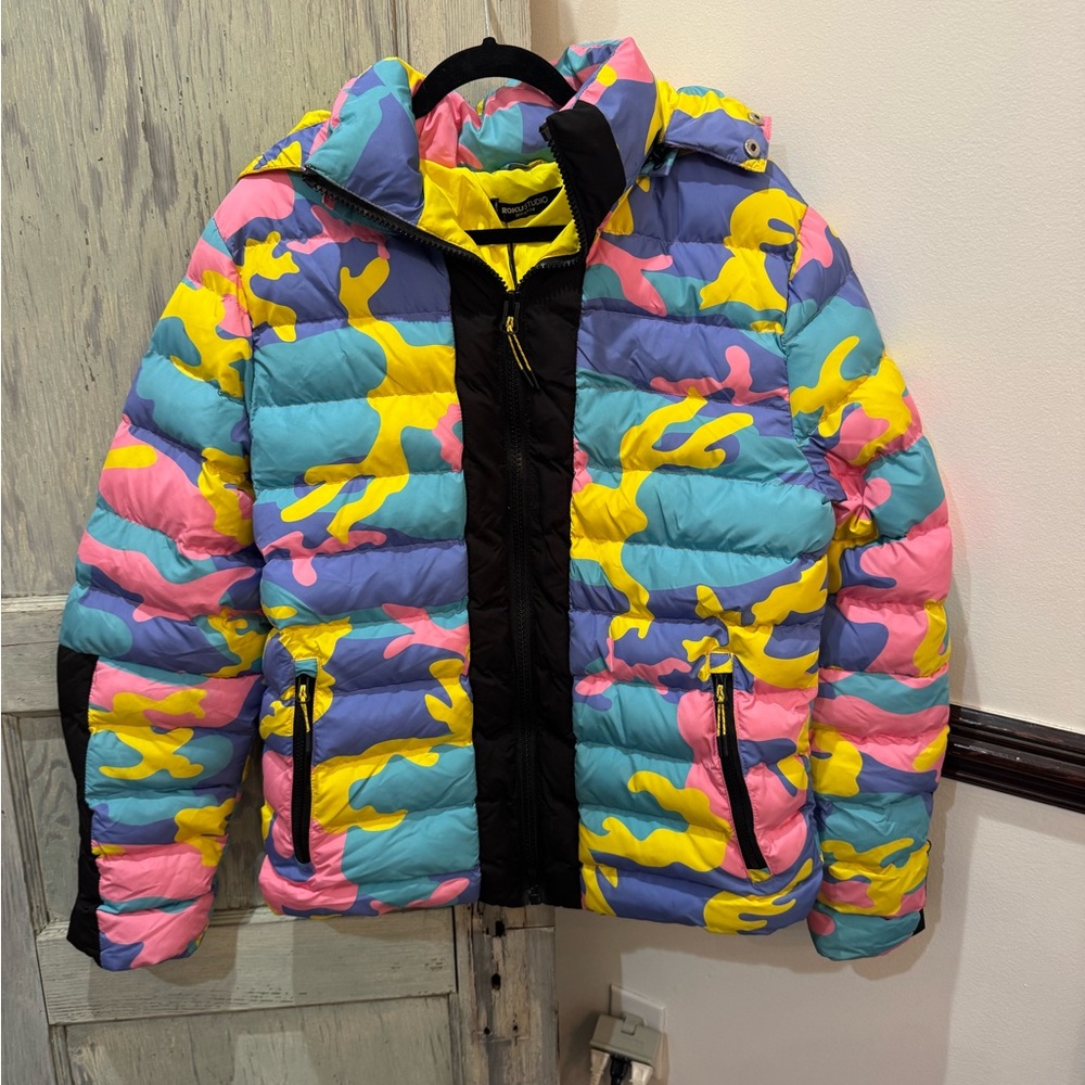 Roku Studio multicolor camouflage print puffer jacket size large